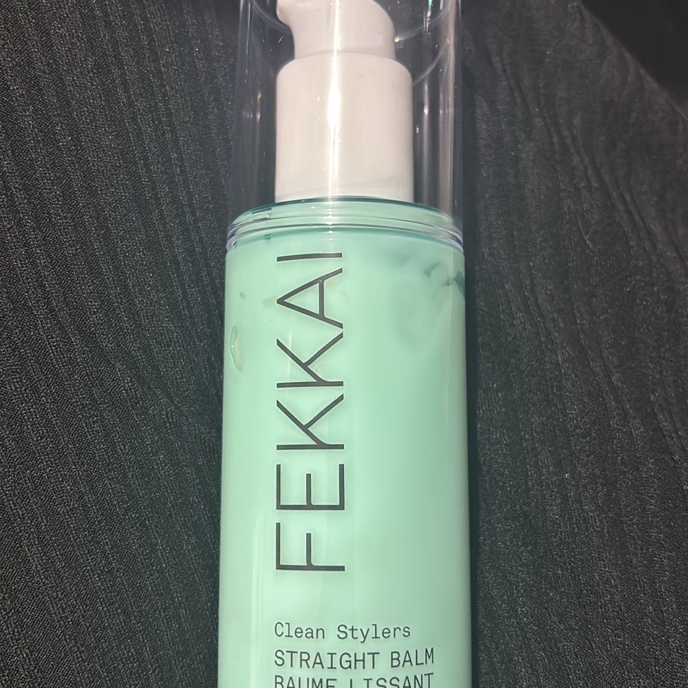 FEKKAI Mint Green Straight Balm - Lightweight Smoothing Styler